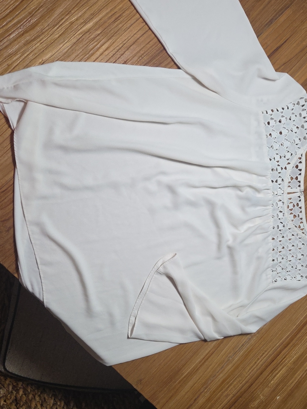 Ann TaylorWomen’s White Crochet Yoke Blouse Suze L